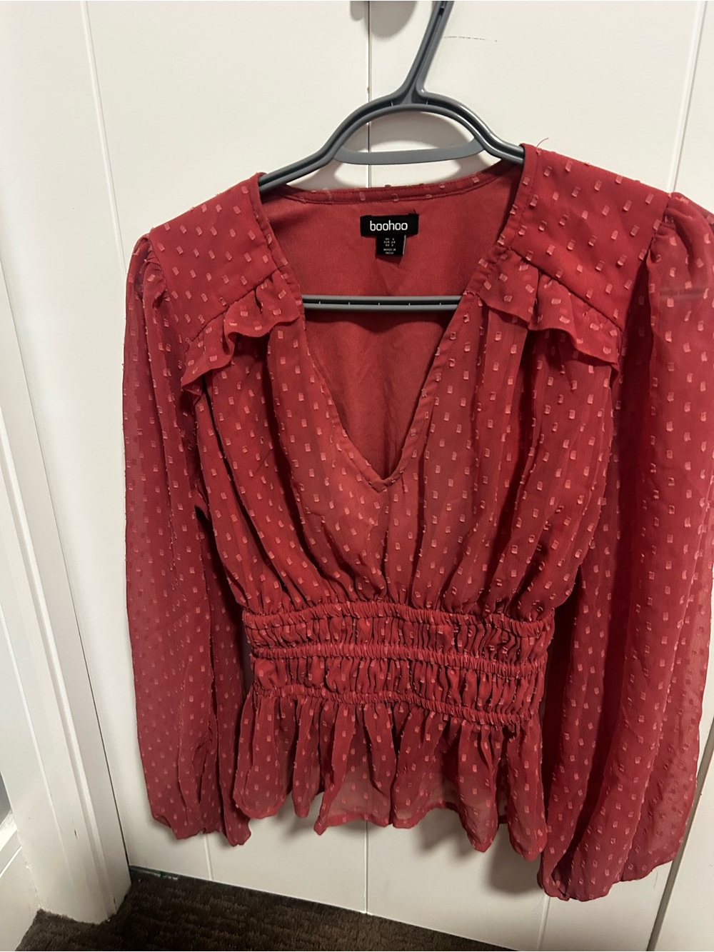 boohoo margenta Textured V-Neck Smocked Waist Blouse